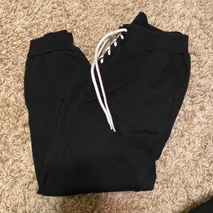 Lace up jogger sweatpants size small with pockets